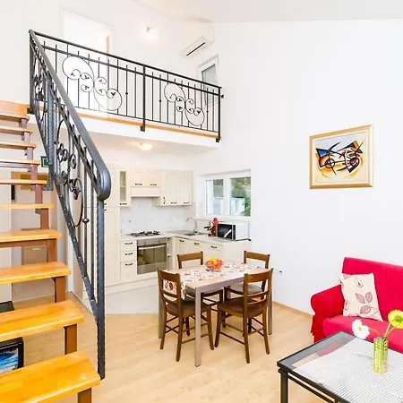 아파트 Chic With Sea View In - 48 Sqm 두브로브니크