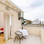Chic With Sea View In - 48 Sqm Apartmán