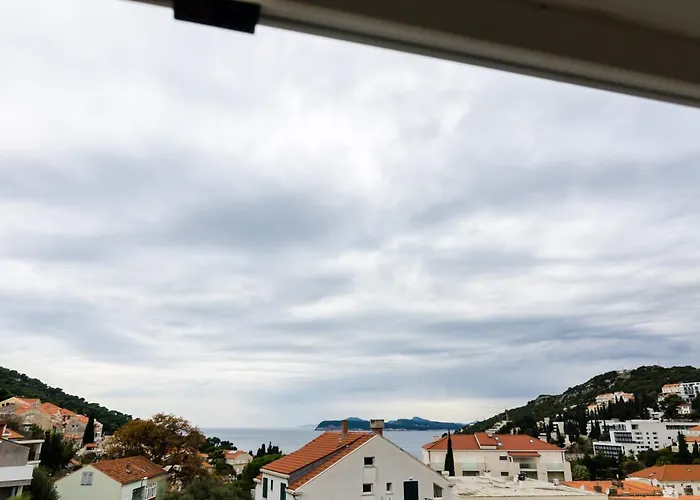 Chic With Sea View In - 48 Sqm Διαμέρισμα Ντουμπρόβνικ