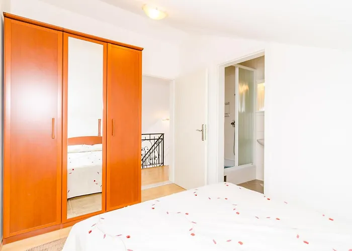 Διαμέρισμα Chic With Sea View In - 48 Sqm Ντουμπρόβνικ