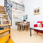 Chic With Sea View In - 48 Sqm * 두브로브니크